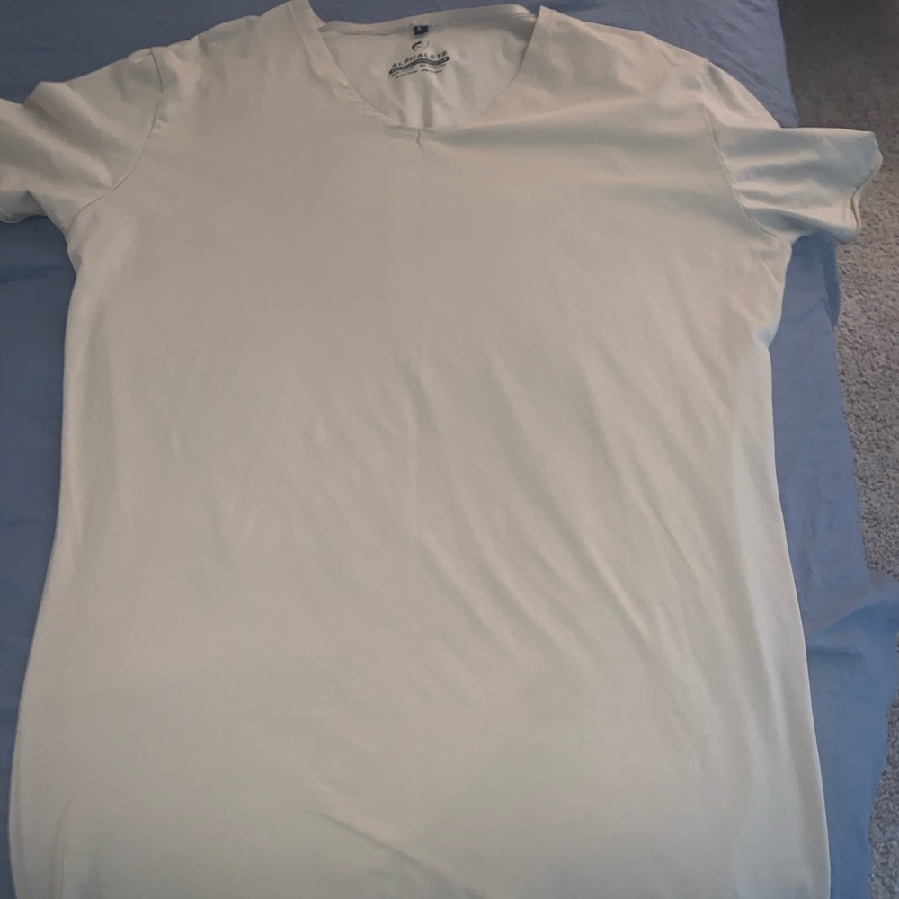 Like new alphalete workout shirt. Size large v-nec
